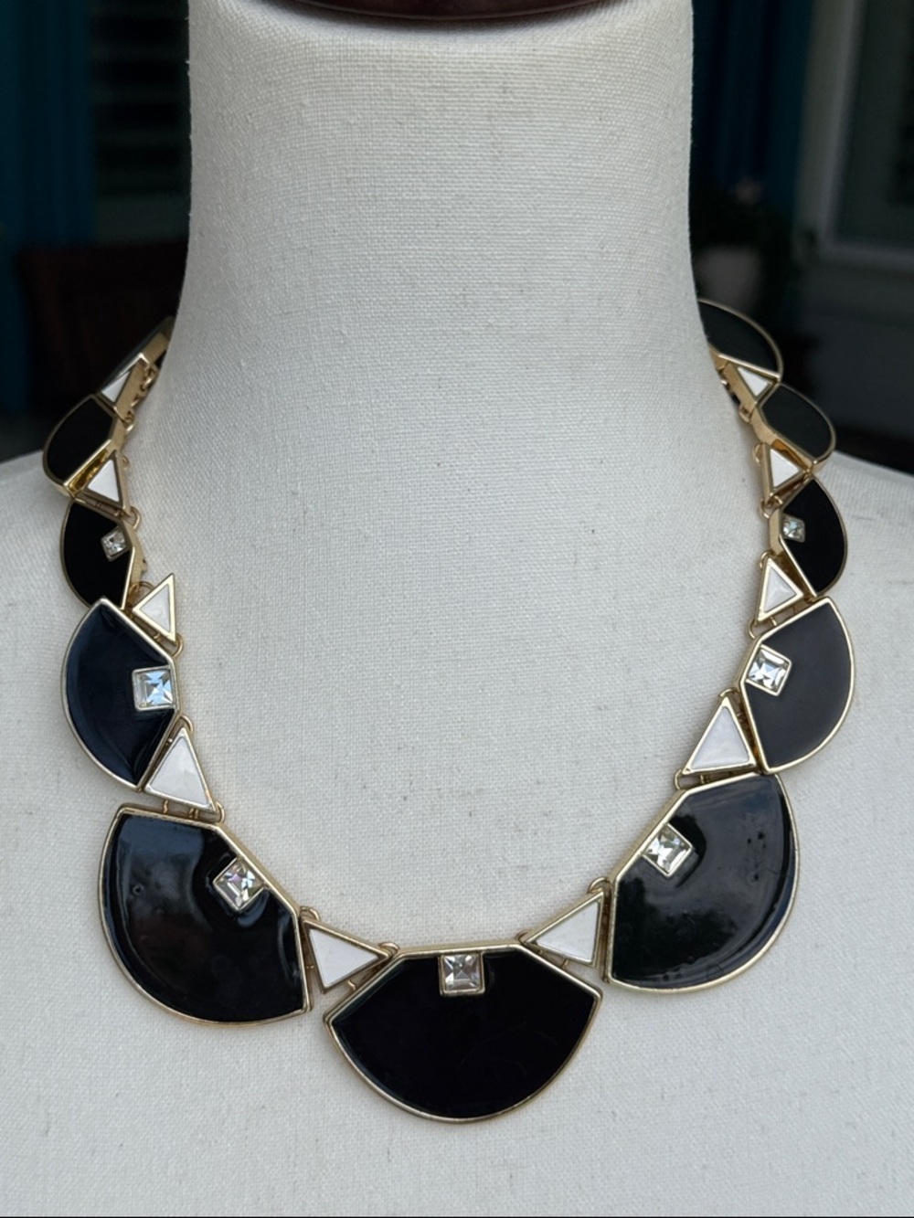 White House, Black market statement necklace - NWOT